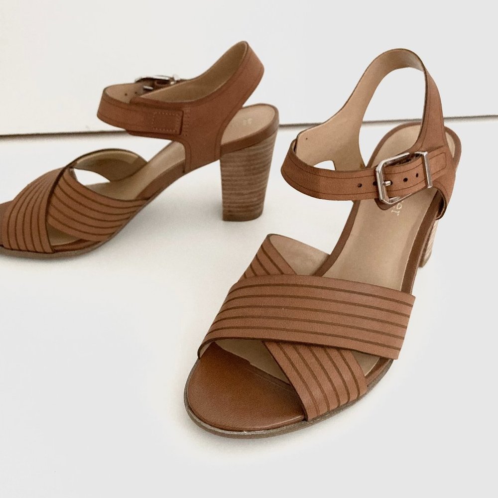 Naturalizer Delanie Heel Sandal - tan leather, 6W wide
